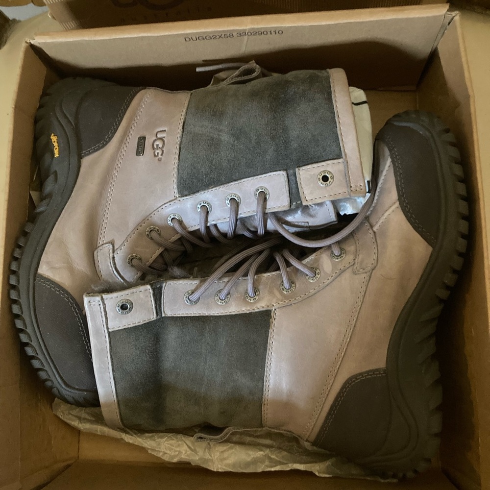 Ugg snow boots
